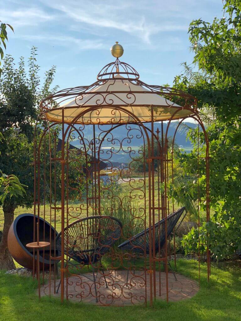 Tonnelle de jardin Siena avec voile d’ombrage et treillage Rosa, rouille noble non traitée